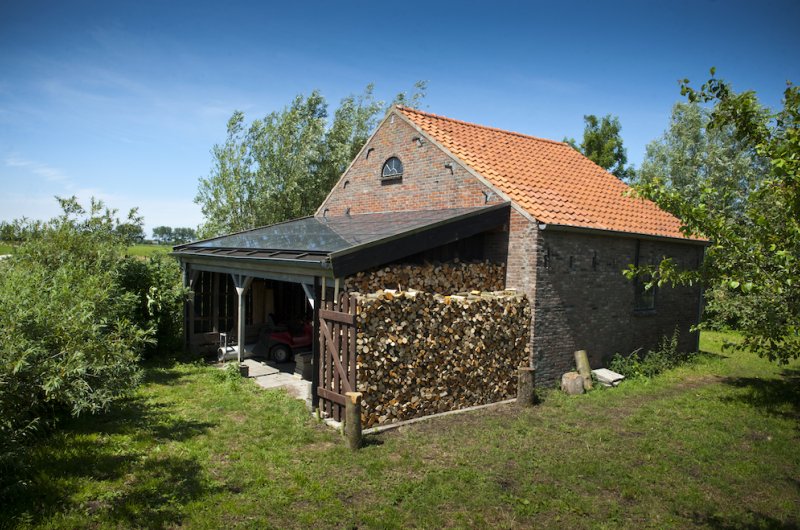 Verduurzamen monumenten - Eendenkooi Schipluiden (dak met zonnepanelen) - foto Michiel Mees, Collectie Rijksdienst voor het Cultureel Erfgoed