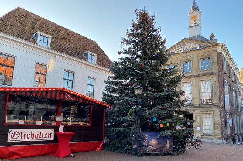 Markt-Brielle-kerstboom-kerstactiviteiten-voorne-putten