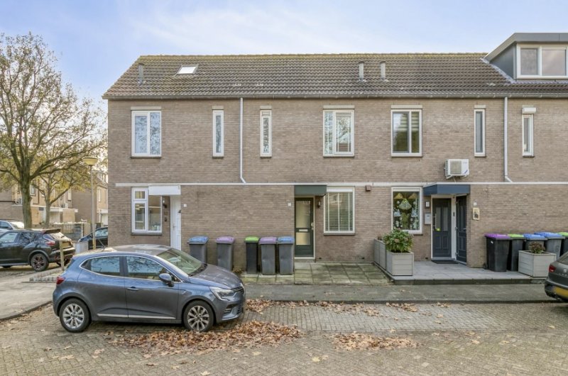 Exterieur-eengezinswoning-Thorbeckelaan-40-Spijkenisse