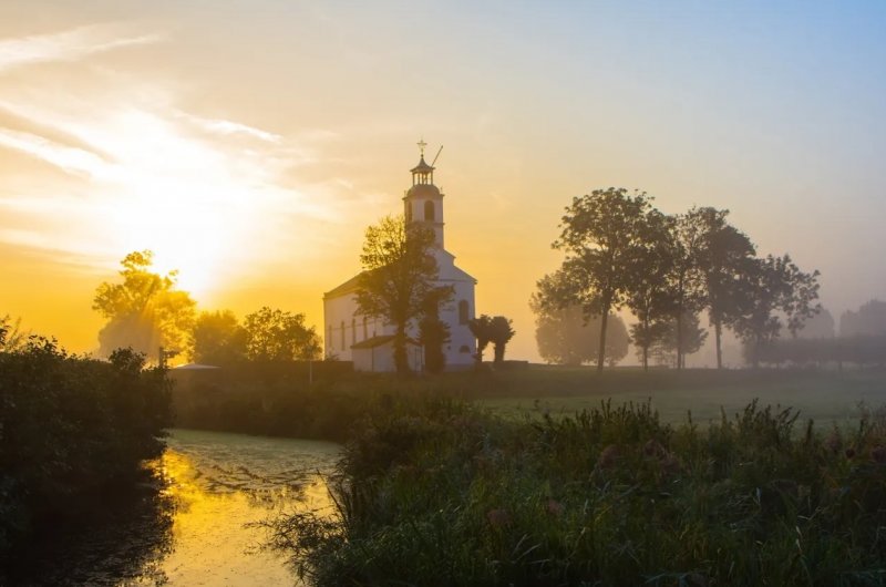 Foto-Witte-Kerkje-Simonshaven