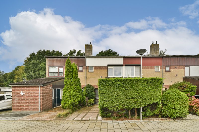 https://www.toussaintmakelaardij.nl/property/coronaplein-16-spijkenisse-423
