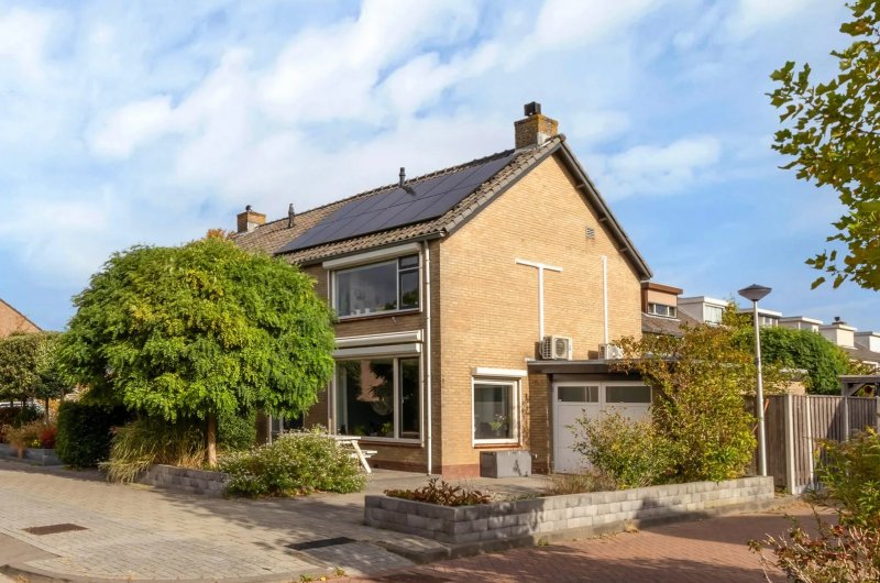 Exterieur-twee-onder-een-kapwoning-De-Savornin-Lohmanstraat-45-Zuidland