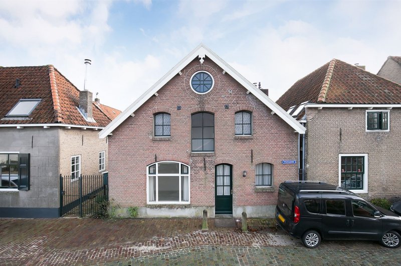 Dorpsplein-1-Geervliet-koop-vrijstaand-huis-historisch