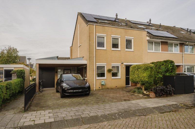 Foto-hoekhuis-Petronella-Brugsmastraat-11-Spijkenisse