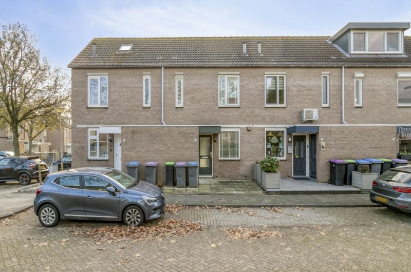 Exterieur-eengezinswoning-Thorbeckelaan-40-Spijkenisse